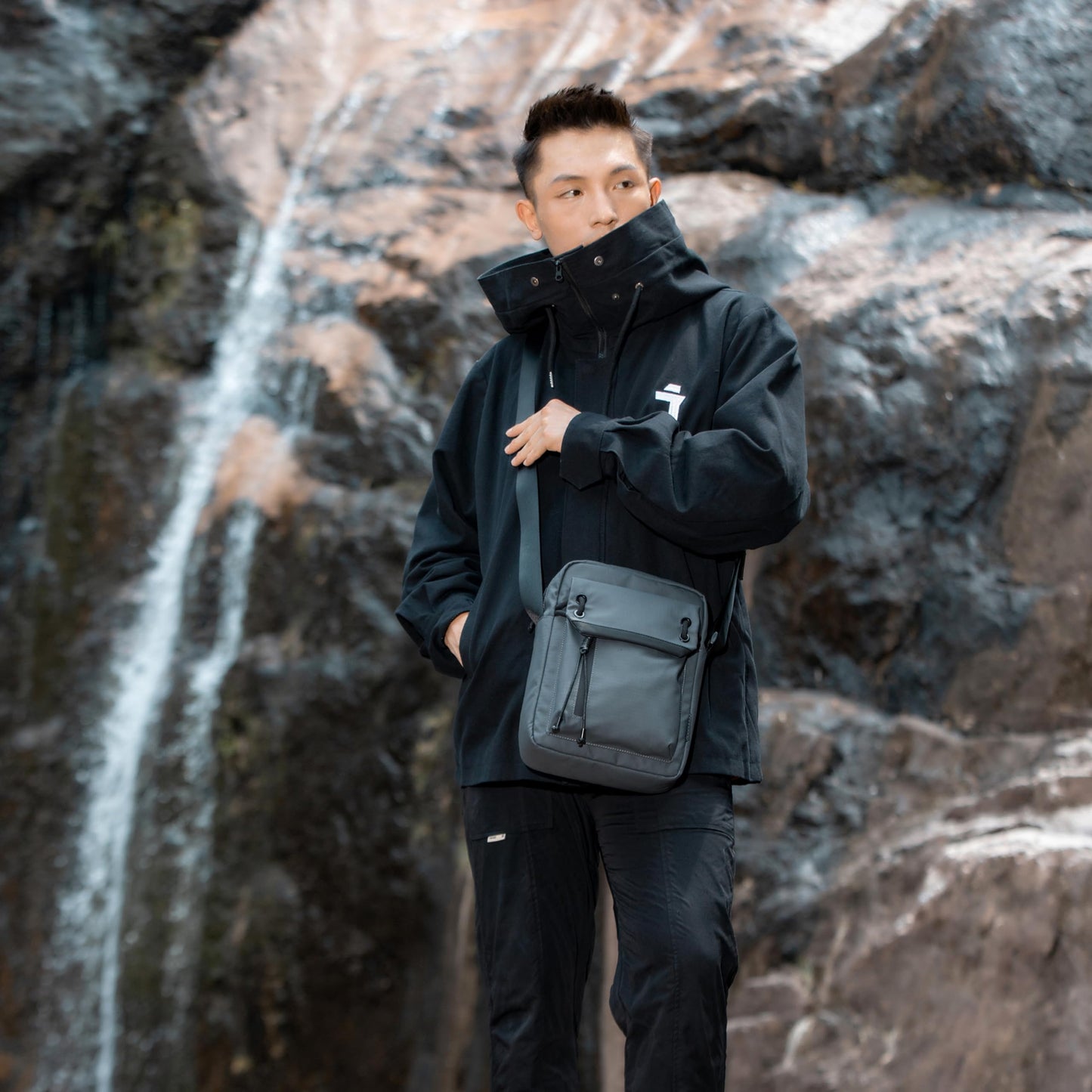 Arctic Hunter Premium Unisex Side Bag 11-inch Water Resistant Polyester Anti-Theft Sling Bag for Men and Women on Travel Business Office, K00527